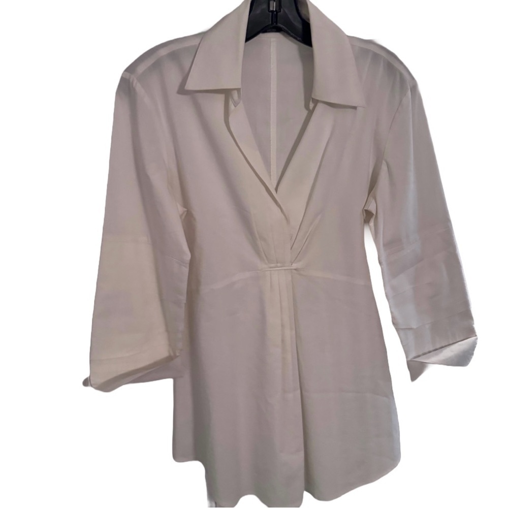 Dana Buchman Women’s Size 4 White Stretch Cotton pullover V Neck Blouse Shirt